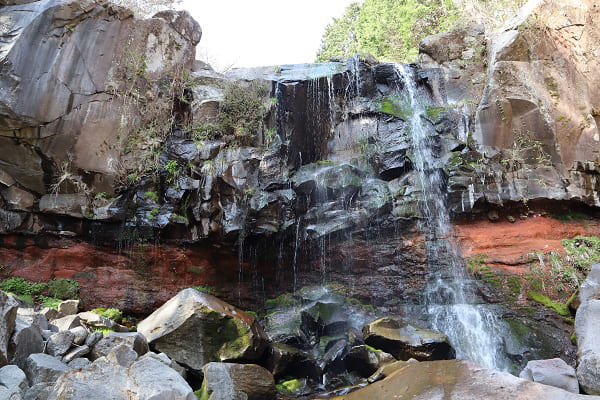 Akataki Waterfall – a popular photo spot